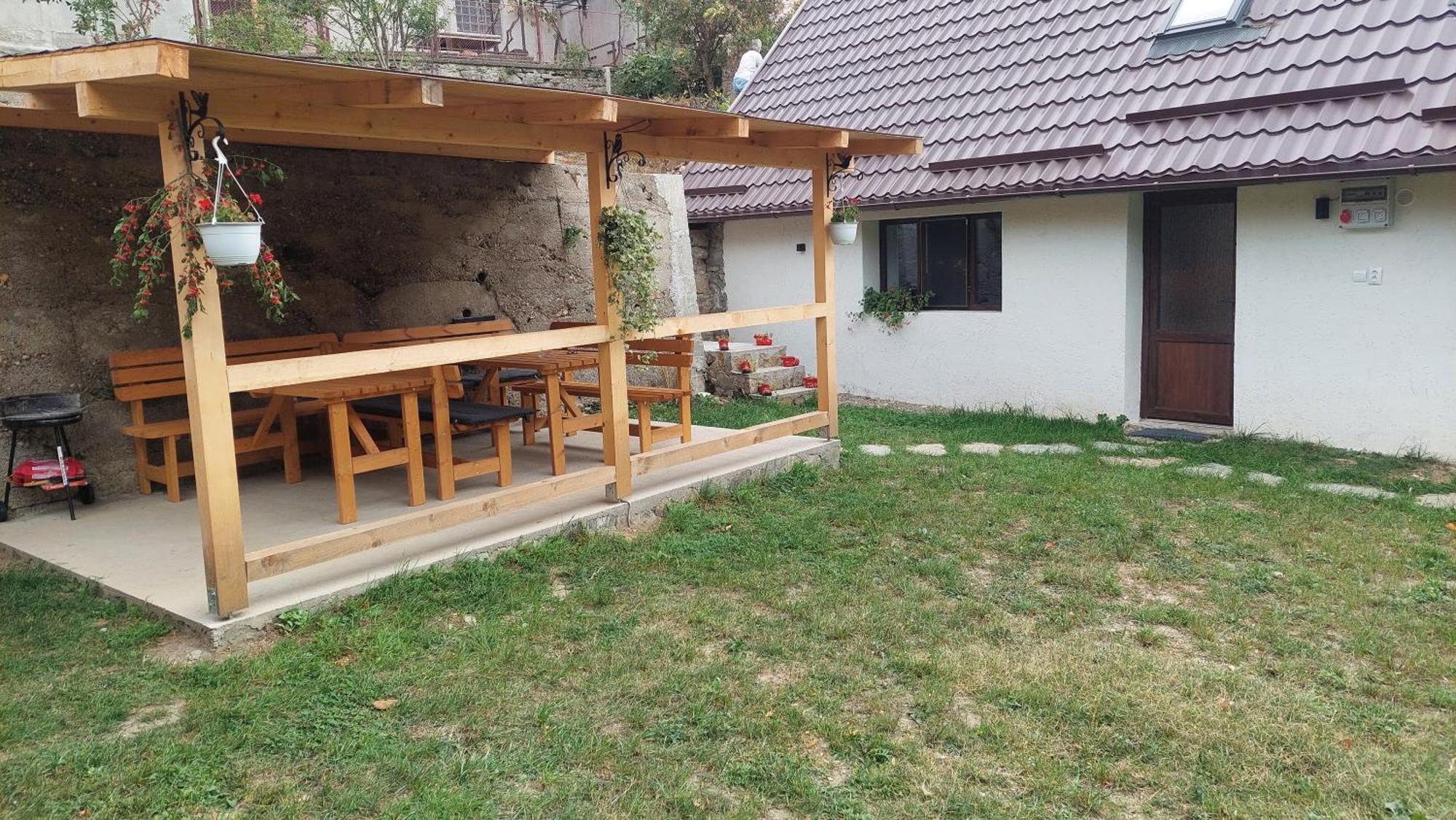 Вилла Casa Noua Саска-Монтанэ Экстерьер фото