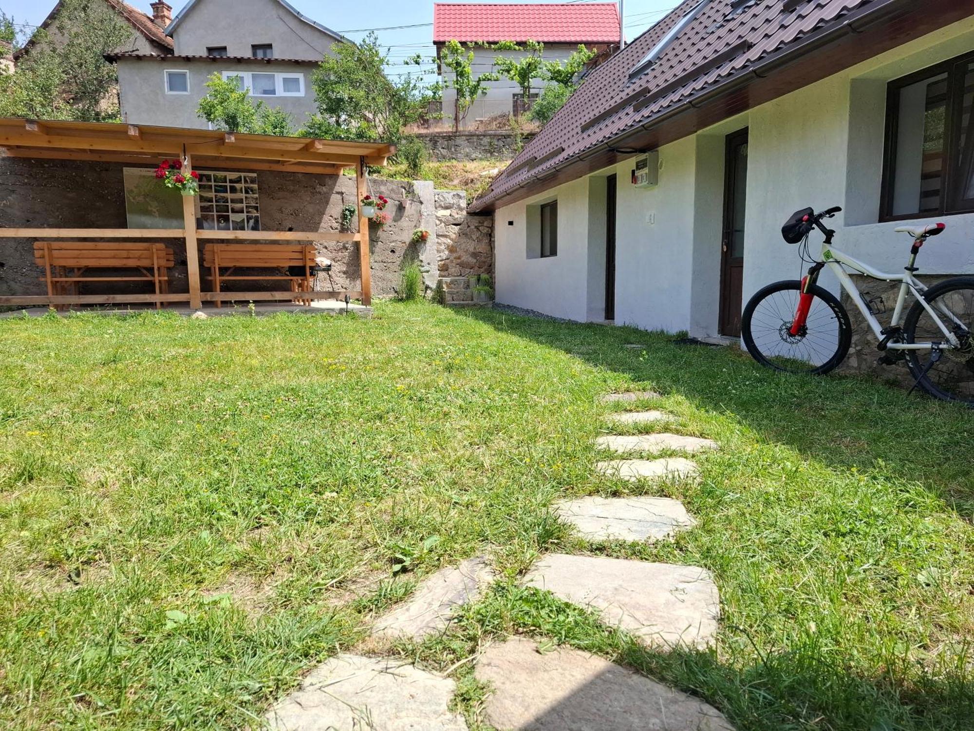 Вилла Casa Noua Саска-Монтанэ Экстерьер фото